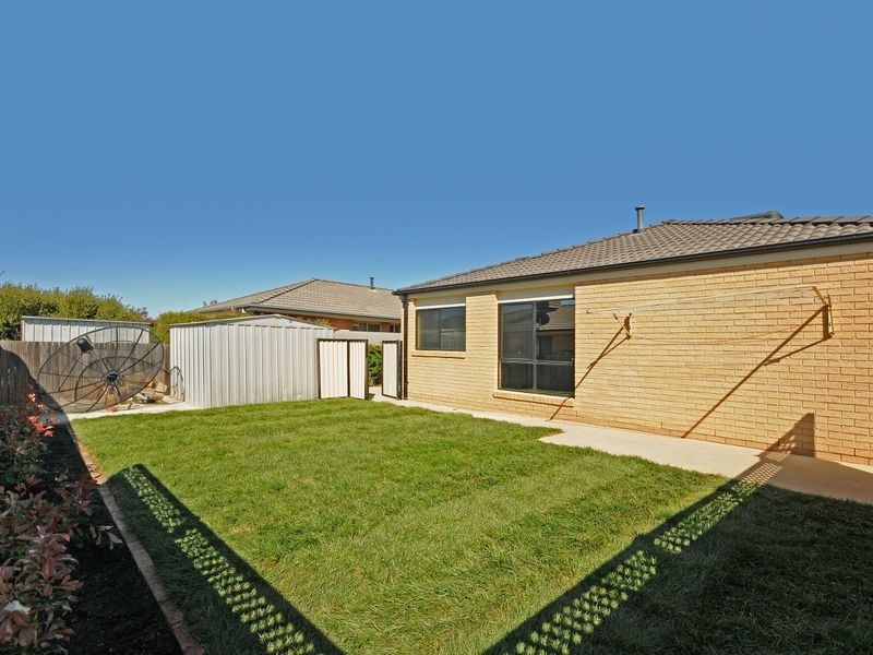 2 Edgley Place, Dunlop ACT 2615