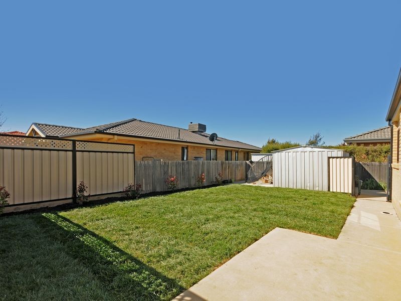 2 Edgley Place, Dunlop ACT 2615