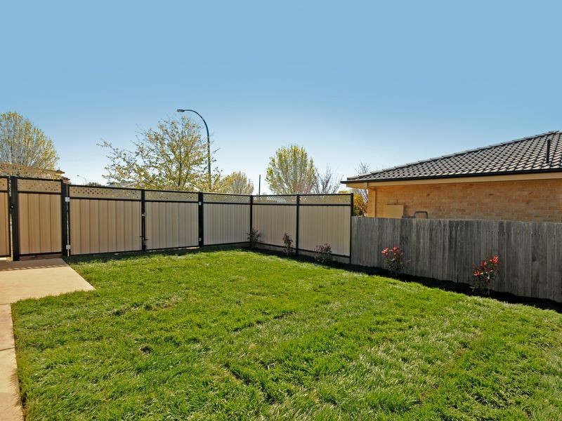 2 Edgley Place, Dunlop ACT 2615