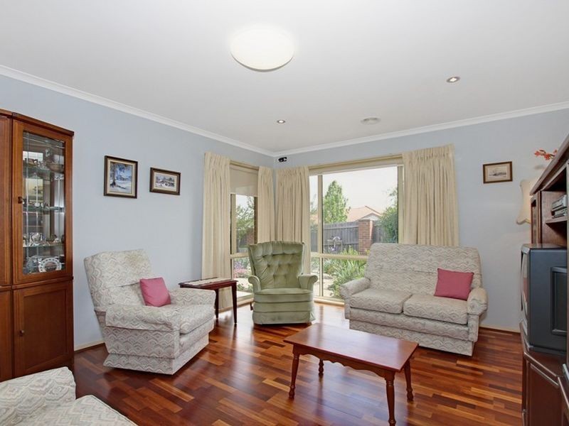 2 Tarrant Crescent, Dunlop ACT 2615