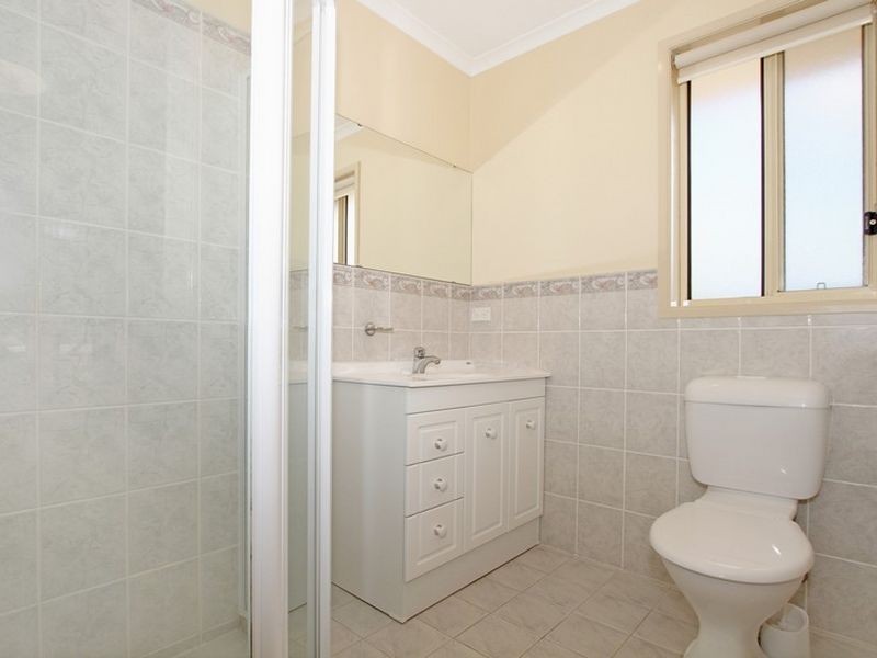 2 Tarrant Crescent, Dunlop ACT 2615