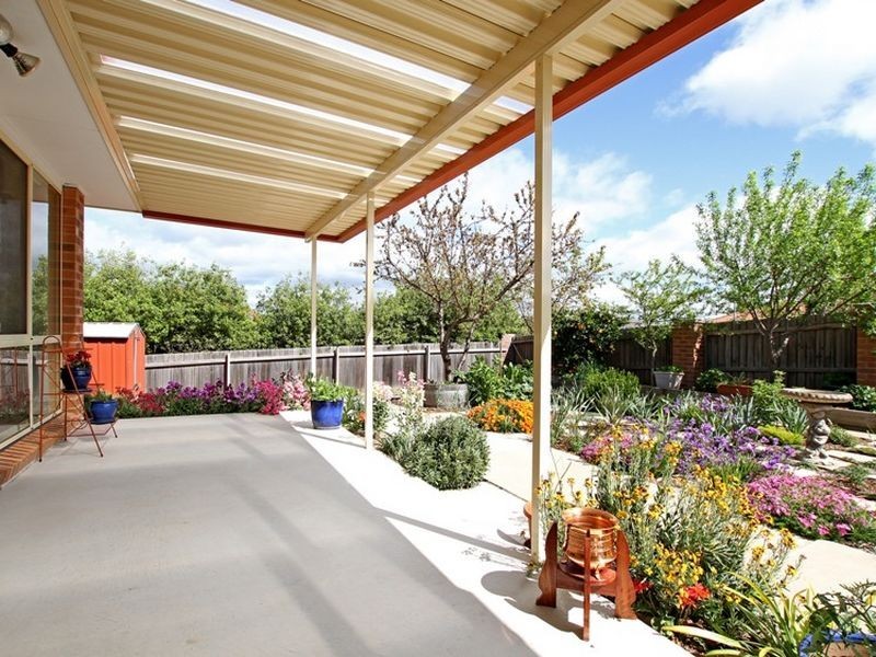 2 Tarrant Crescent, Dunlop ACT 2615