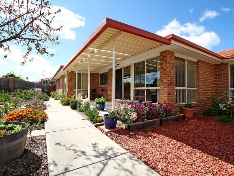 2 Tarrant Crescent, Dunlop ACT 2615