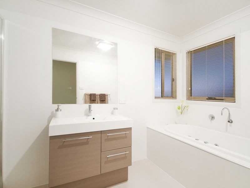 2 Sanger Street, Franklin ACT 2913