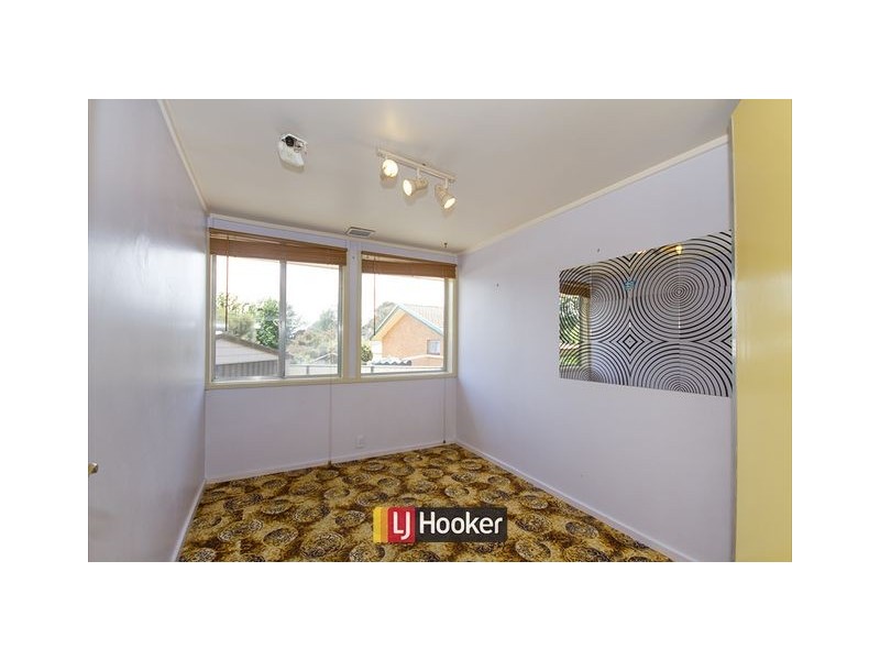 6 Worrell street, Holt ACT 2615