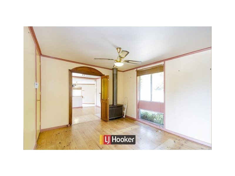 6 Worrell street, Holt ACT 2615