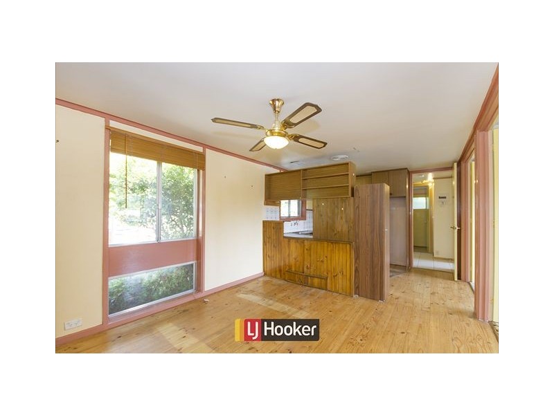 6 Worrell street, Holt ACT 2615