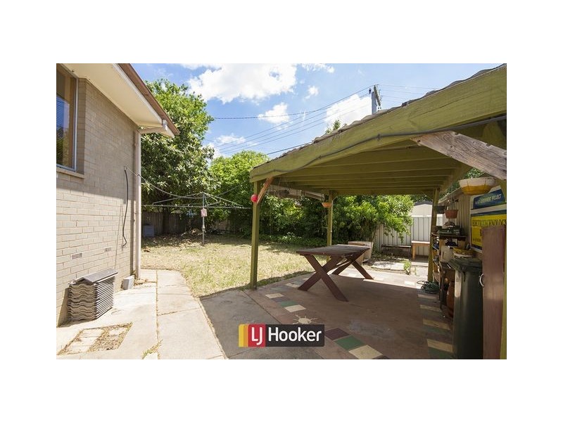 6 Worrell street, Holt ACT 2615