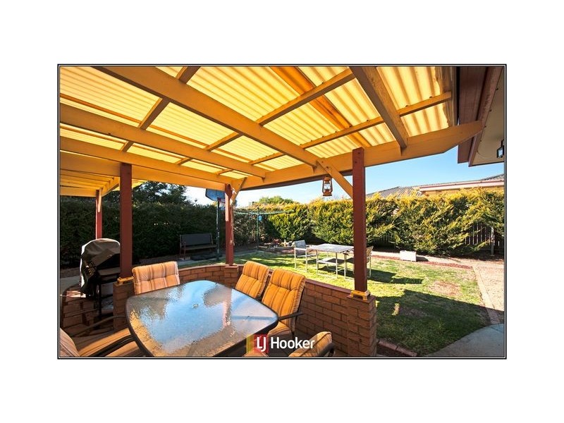 18 Dacomb Court, Dunlop ACT 2615