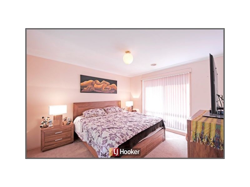 18 Dacomb Court, Dunlop ACT 2615