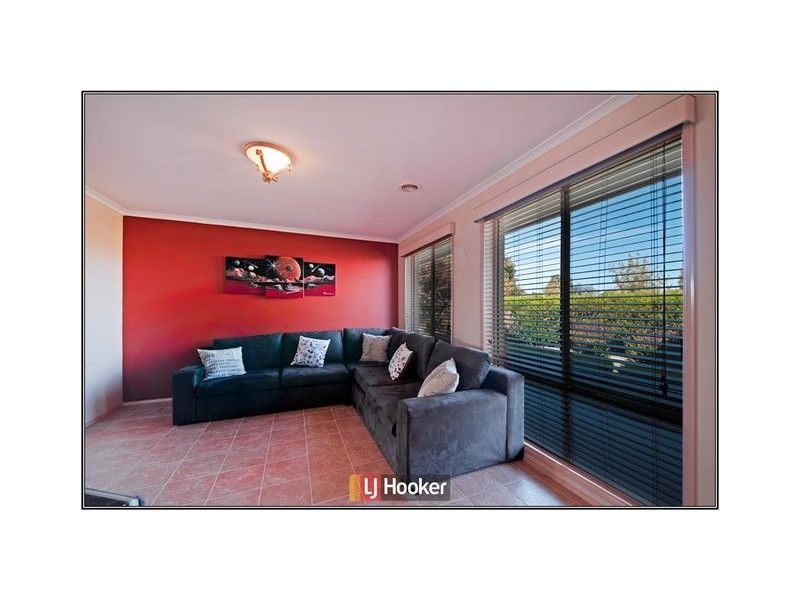 18 Dacomb Court, Dunlop ACT 2615