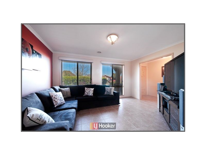 18 Dacomb Court, Dunlop ACT 2615