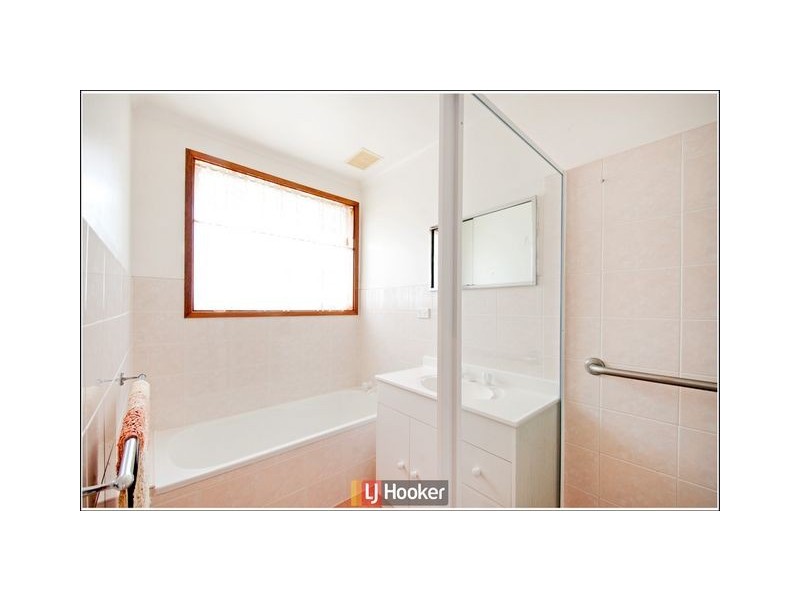 18 Beaurepaire Crescent, Holt ACT 2615