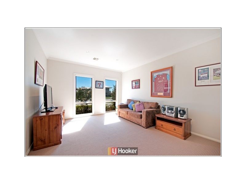 136 Hoskins Street, Franklin ACT 2913