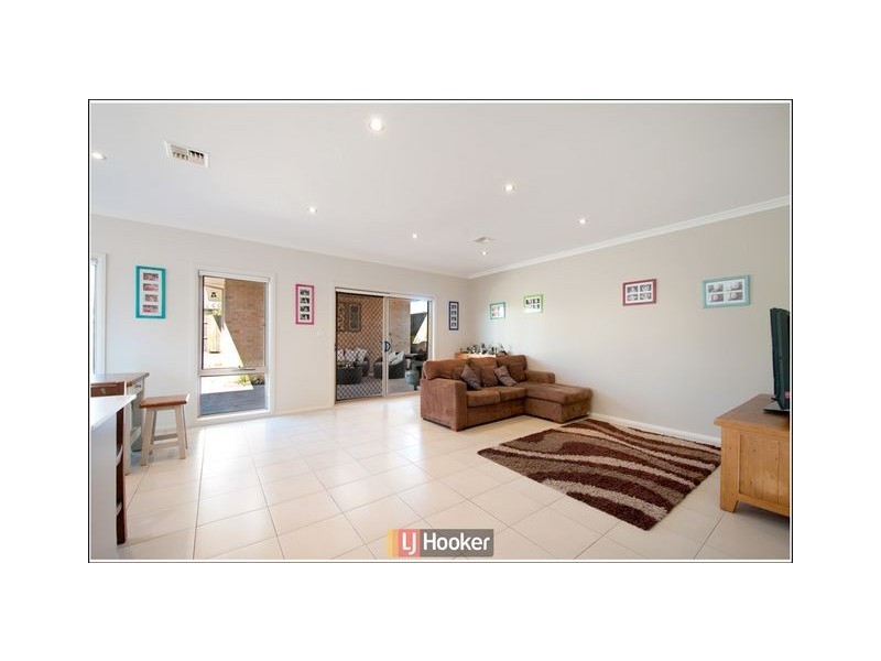 136 Hoskins Street, Franklin ACT 2913