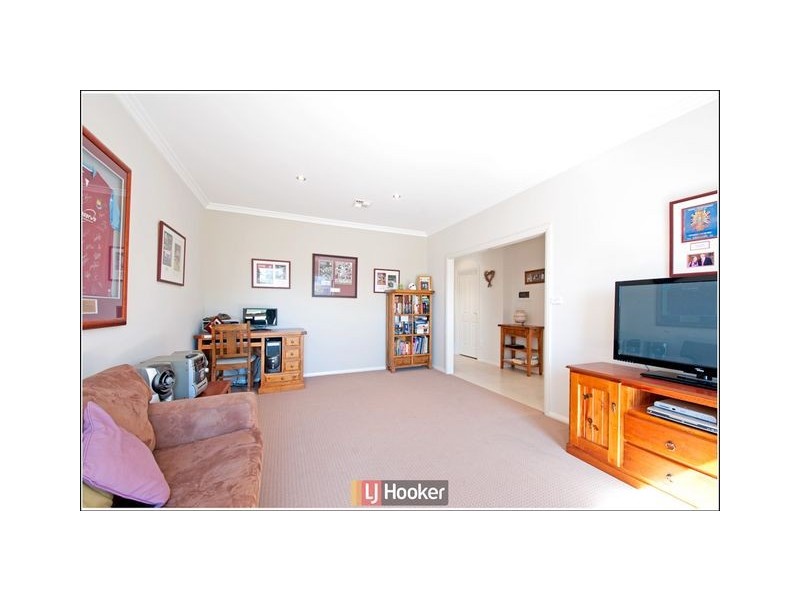 136 Hoskins Street, Franklin ACT 2913