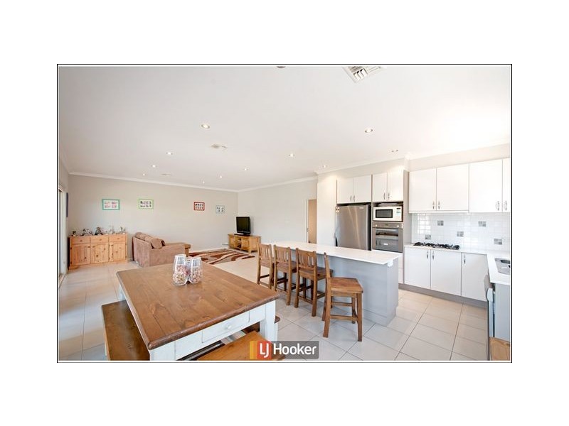 136 Hoskins Street, Franklin ACT 2913