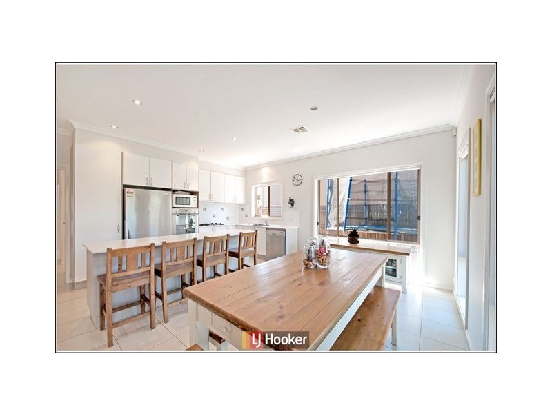 136 Hoskins Street, Franklin ACT 2913