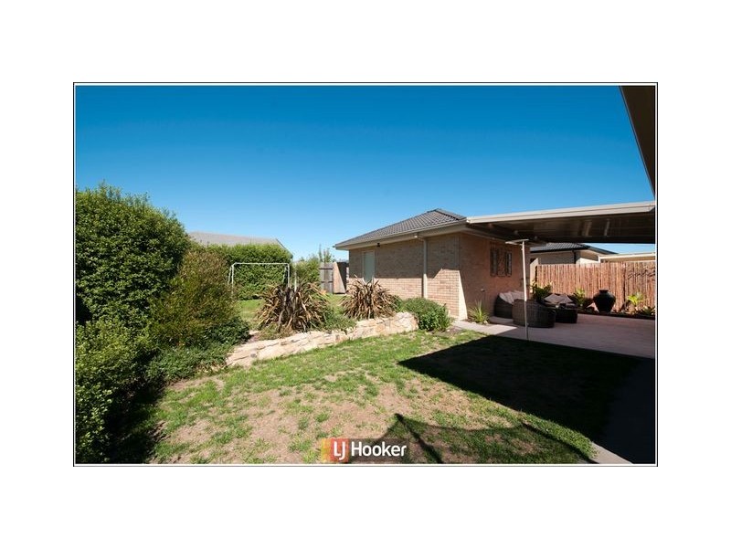 136 Hoskins Street, Franklin ACT 2913