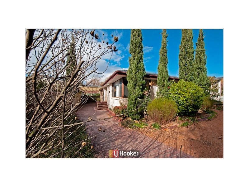 4 Skirving Place, Macgregor ACT 2615