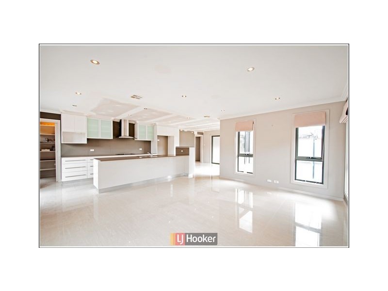2 Hazelton Street, Macgregor ACT 2615