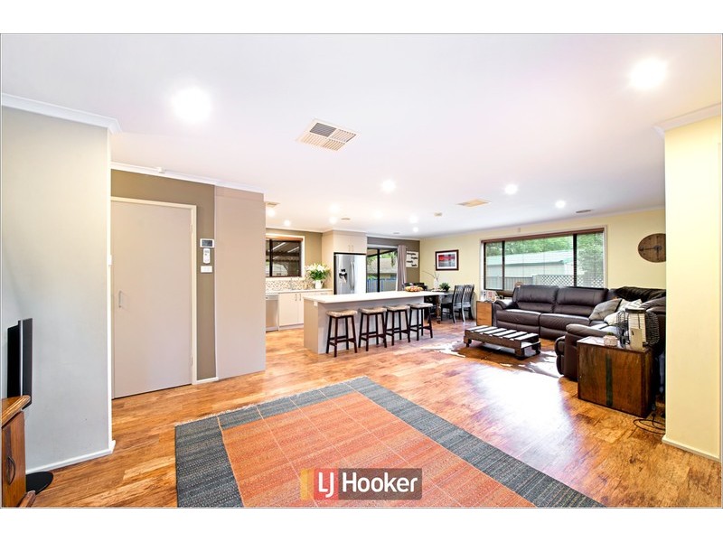 14 Kingham Place, Charnwood ACT 2615