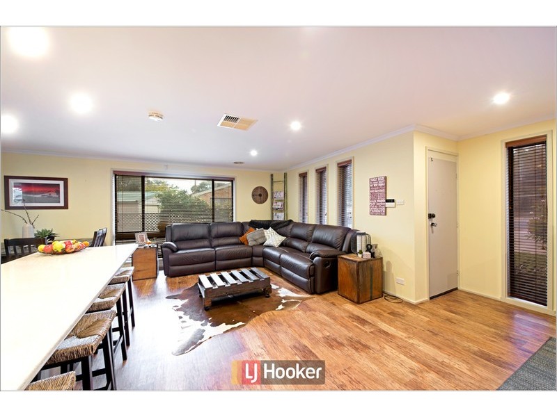 14 Kingham Place, Charnwood ACT 2615