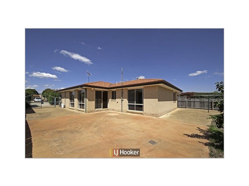 106 Shoobridge Circuit, Dunlop ACT 2615