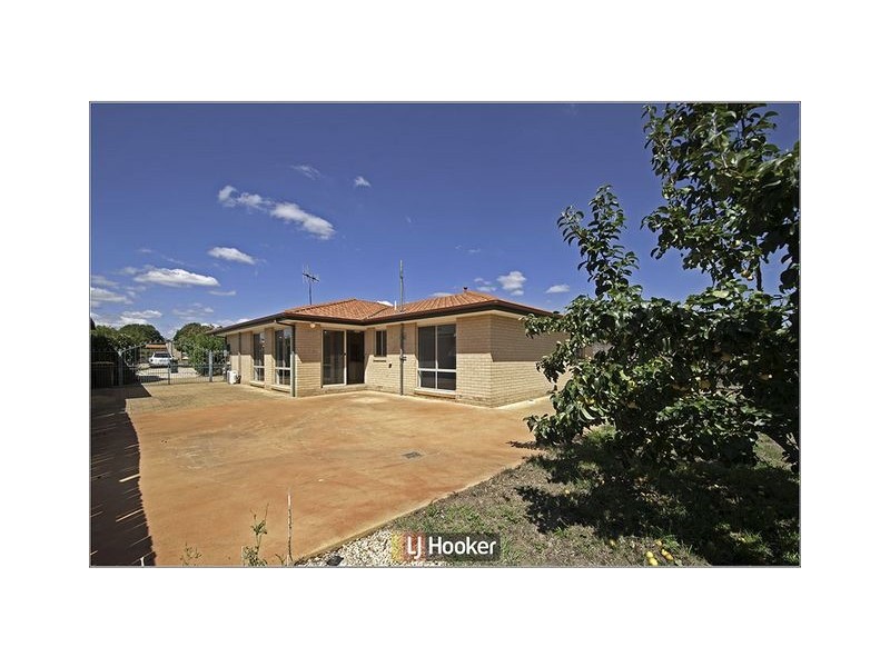 106 Shoobridge Circuit, Dunlop ACT 2615
