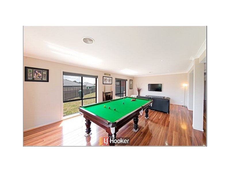 9 Sax Place, Macgregor ACT 2615