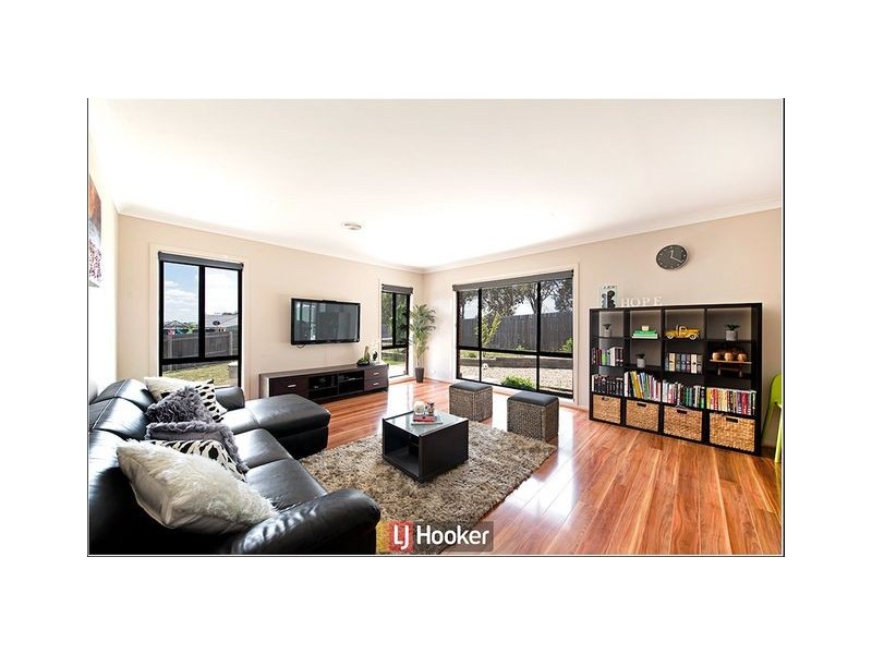 9 Sax Place, Macgregor ACT 2615