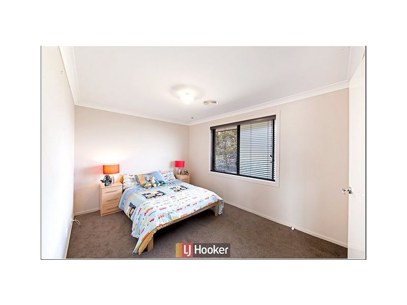 9 Sax Place, Macgregor ACT 2615