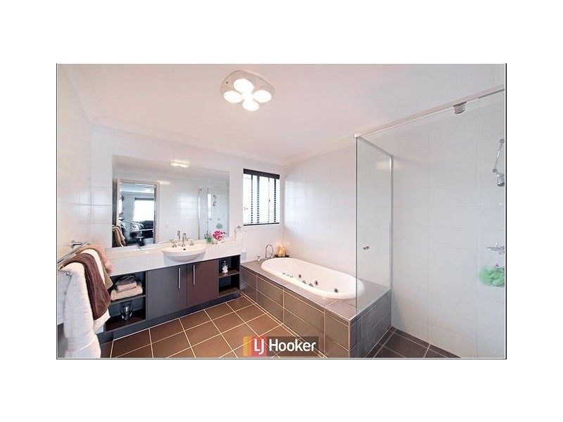 9 Sax Place, Macgregor ACT 2615
