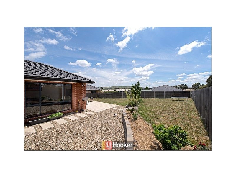 9 Sax Place, Macgregor ACT 2615