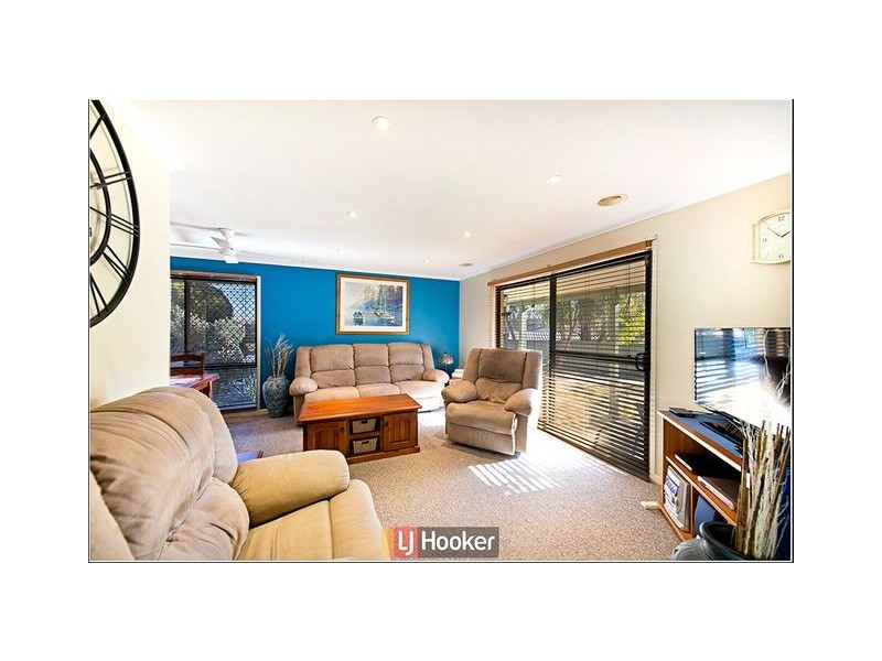 9 Bettington Circuit, Charnwood ACT 2615