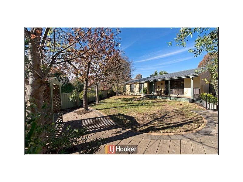 9 Bettington Circuit, Charnwood ACT 2615