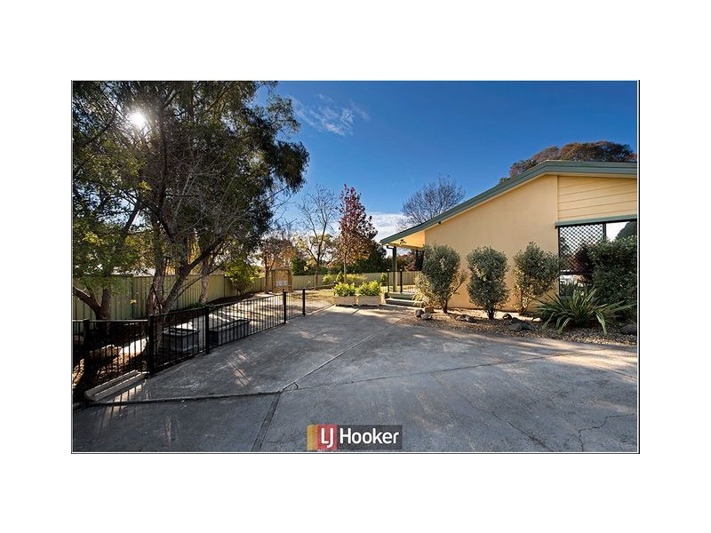 9 Bettington Circuit, Charnwood ACT 2615