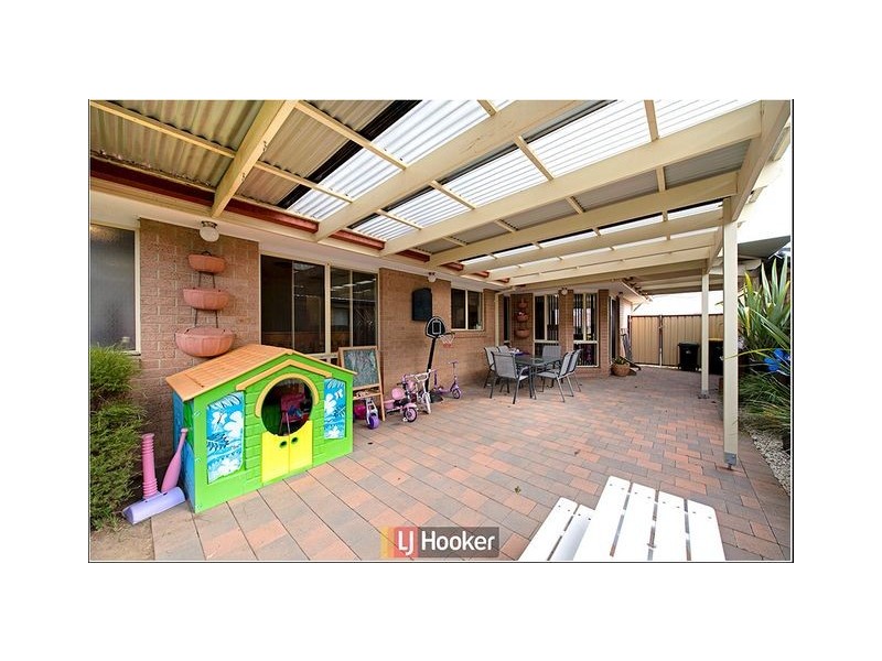 13 Akubra Place, Dunlop ACT 2615