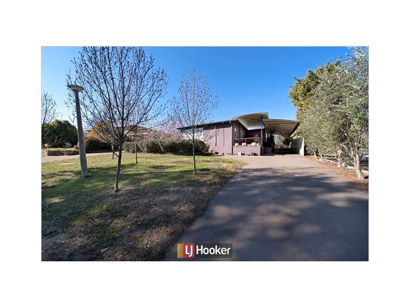 6 Broadbent Street, Scullin ACT 2614