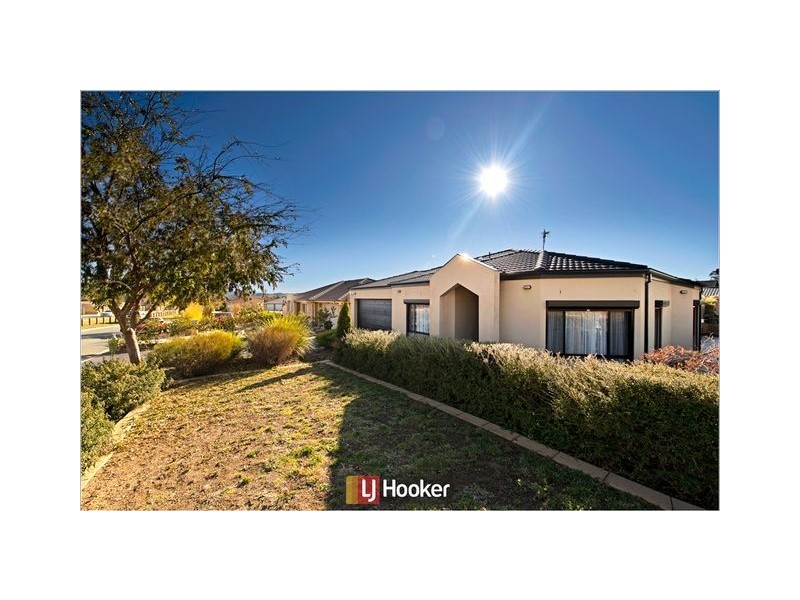 16 Mary Hall Circuit, Dunlop ACT 2615