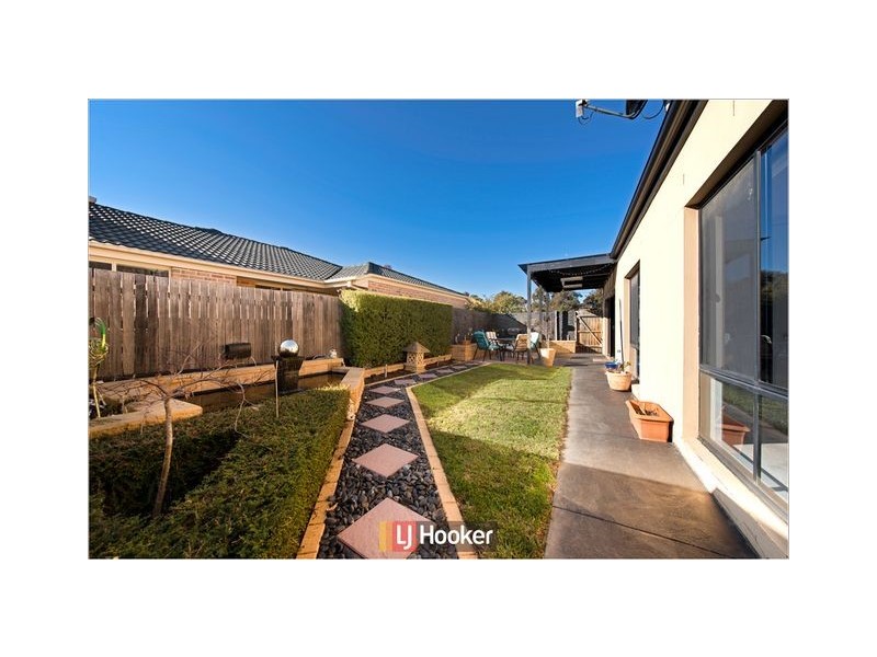 16 Mary Hall Circuit, Dunlop ACT 2615