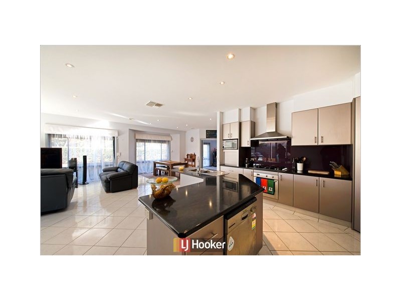 16 Mary Hall Circuit, Dunlop ACT 2615