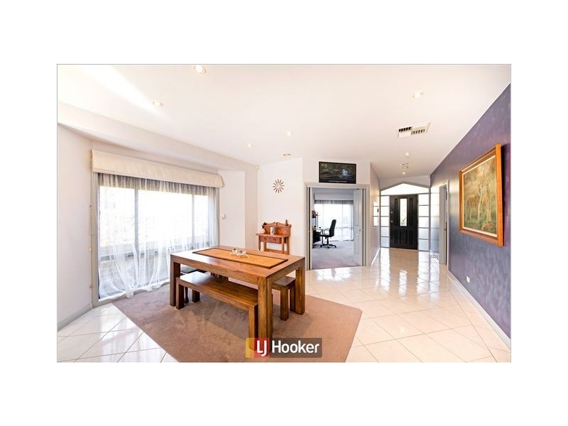 16 Mary Hall Circuit, Dunlop ACT 2615