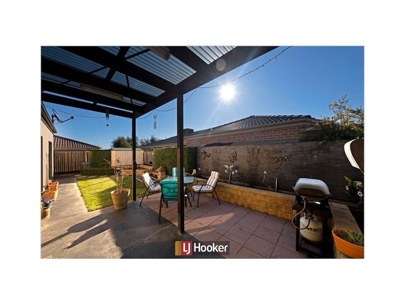 16 Mary Hall Circuit, Dunlop ACT 2615