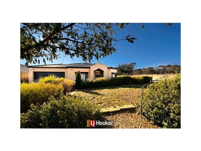 16 Mary Hall Circuit, Dunlop ACT 2615