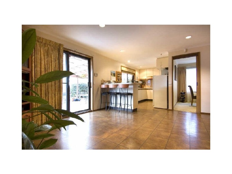 10 Woinarski Place, Latham ACT 2615