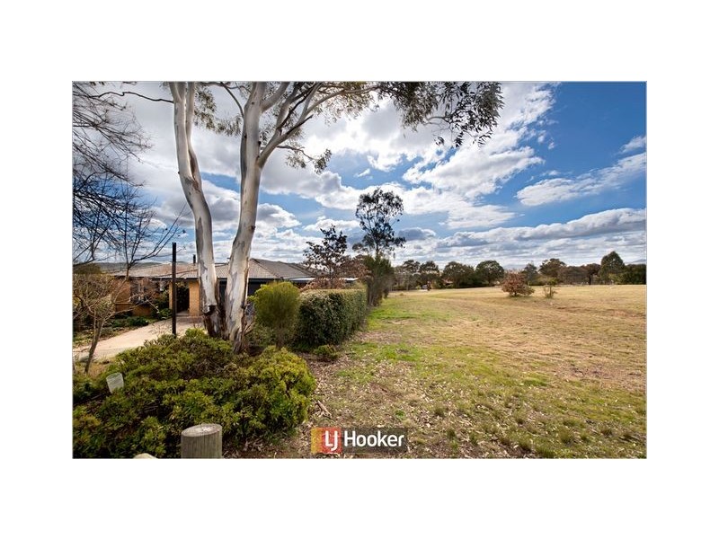 9 Barrett Street, Macgregor ACT 2615