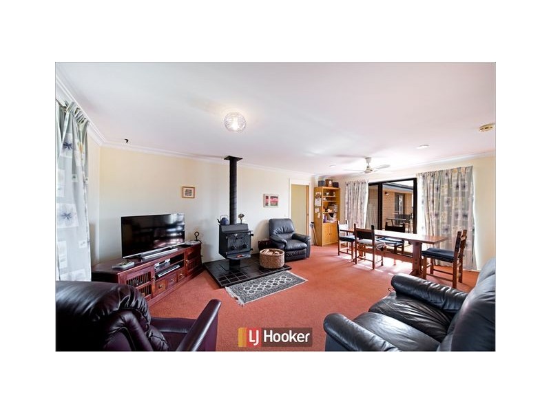9 Barrett Street, Macgregor ACT 2615