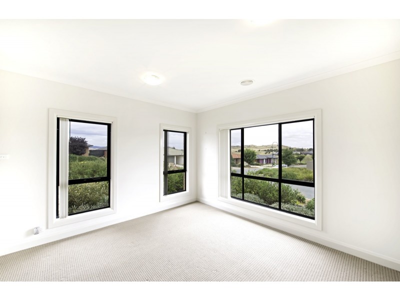 24 Greenman Street, Macgregor ACT 2615
