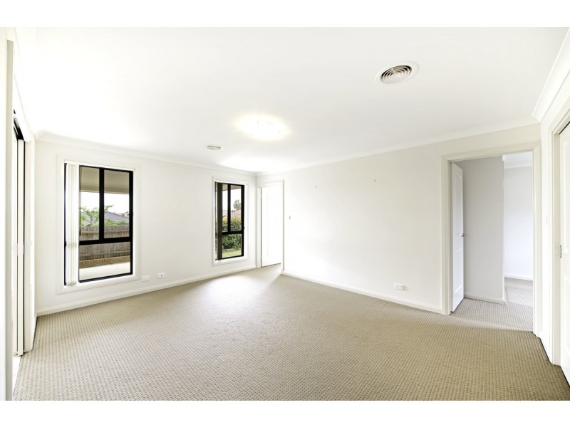 24 Greenman Street, Macgregor ACT 2615